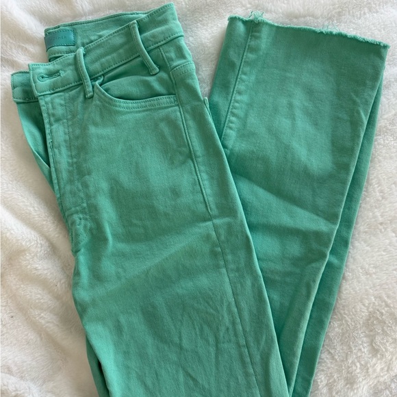 MOTHER Denim - MOTHER Women's Ankle Crop Jeans in Mint Green